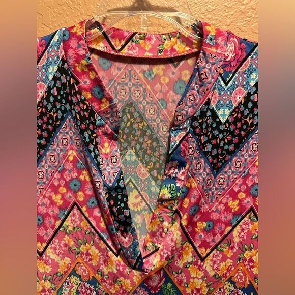 Zig Zag Stripe Pink patterned top - Picture 3 of 5